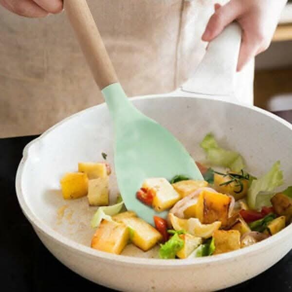 P-Plus International Premium Silicone Spatula – Flexible & Heat-Resistant (Green)