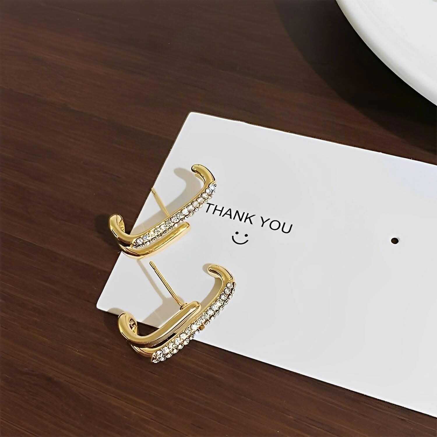 Pinapes Contemporary Pearl Stud Earrings with Screw Design