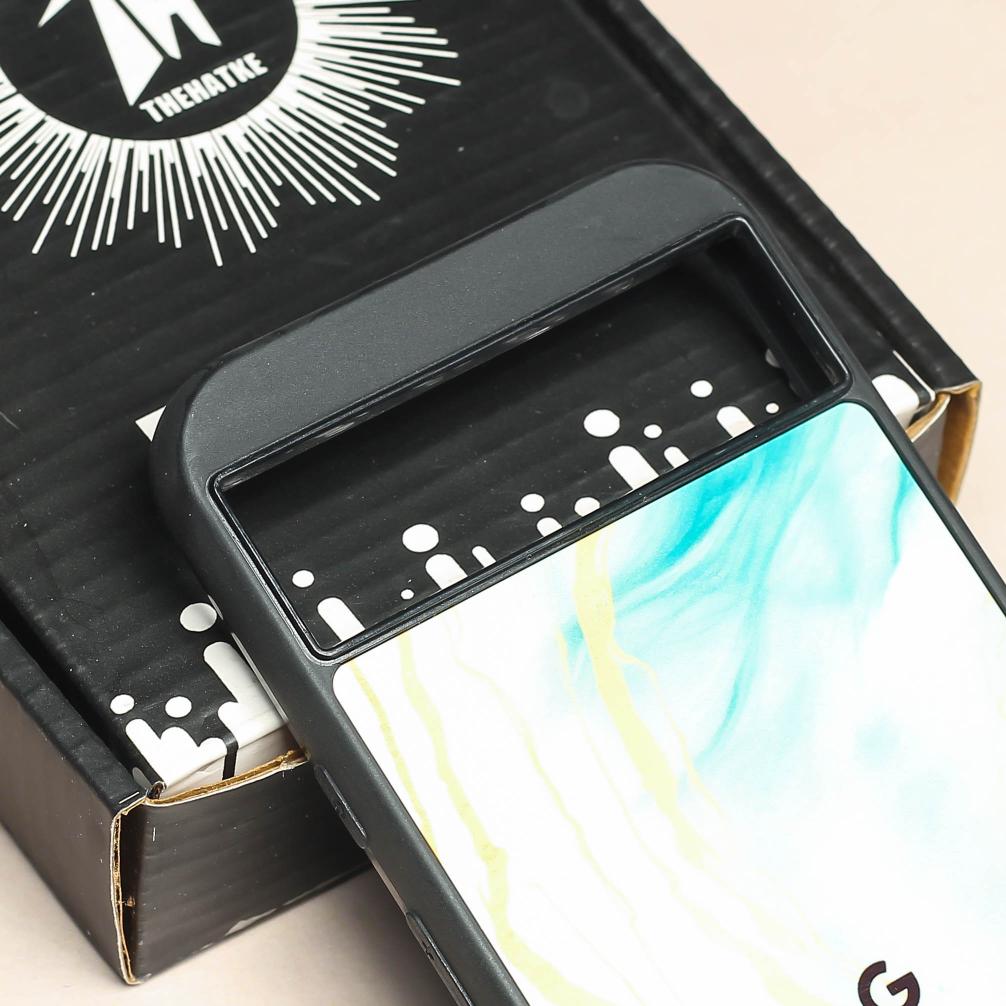 Green Luxe Marble metal back case for Google Pixel 8