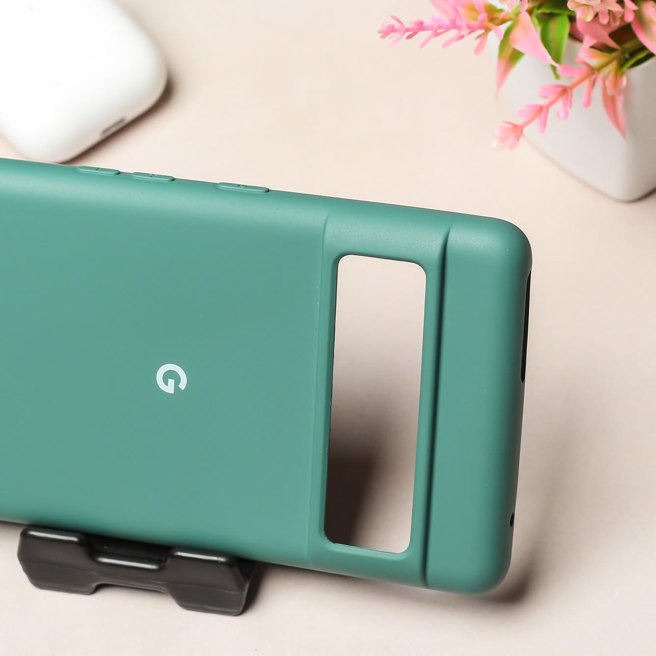 Green Original Silicone case for Google Pixel 7