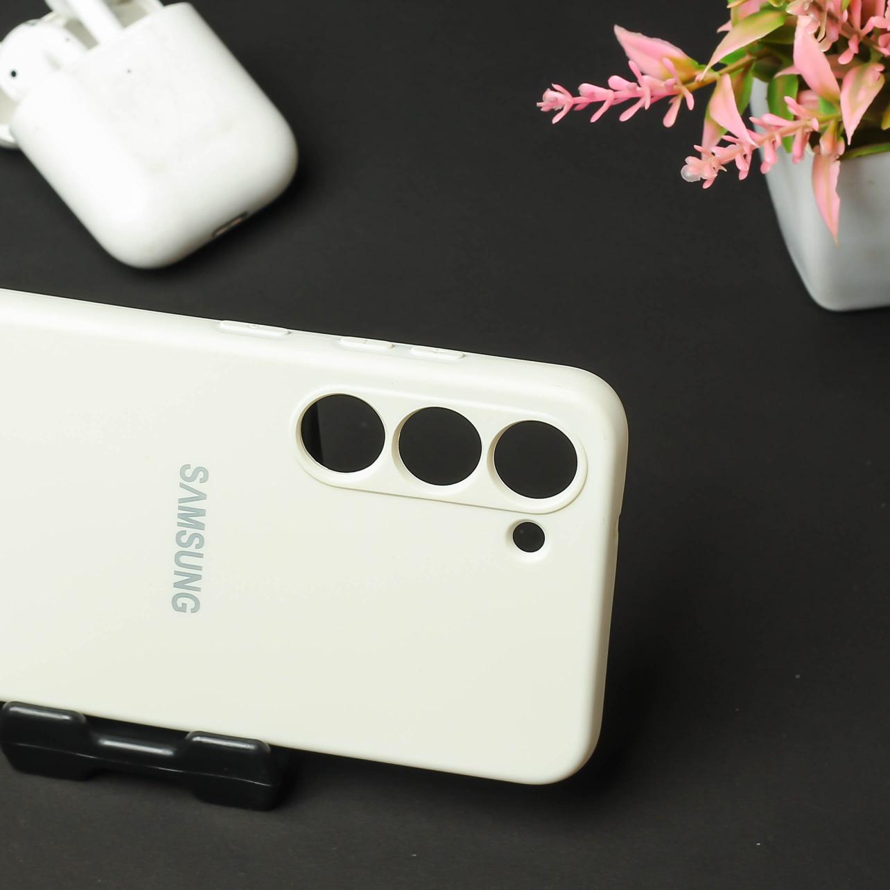 White Original Camera Safe Silicone case for Samsung S21 FE