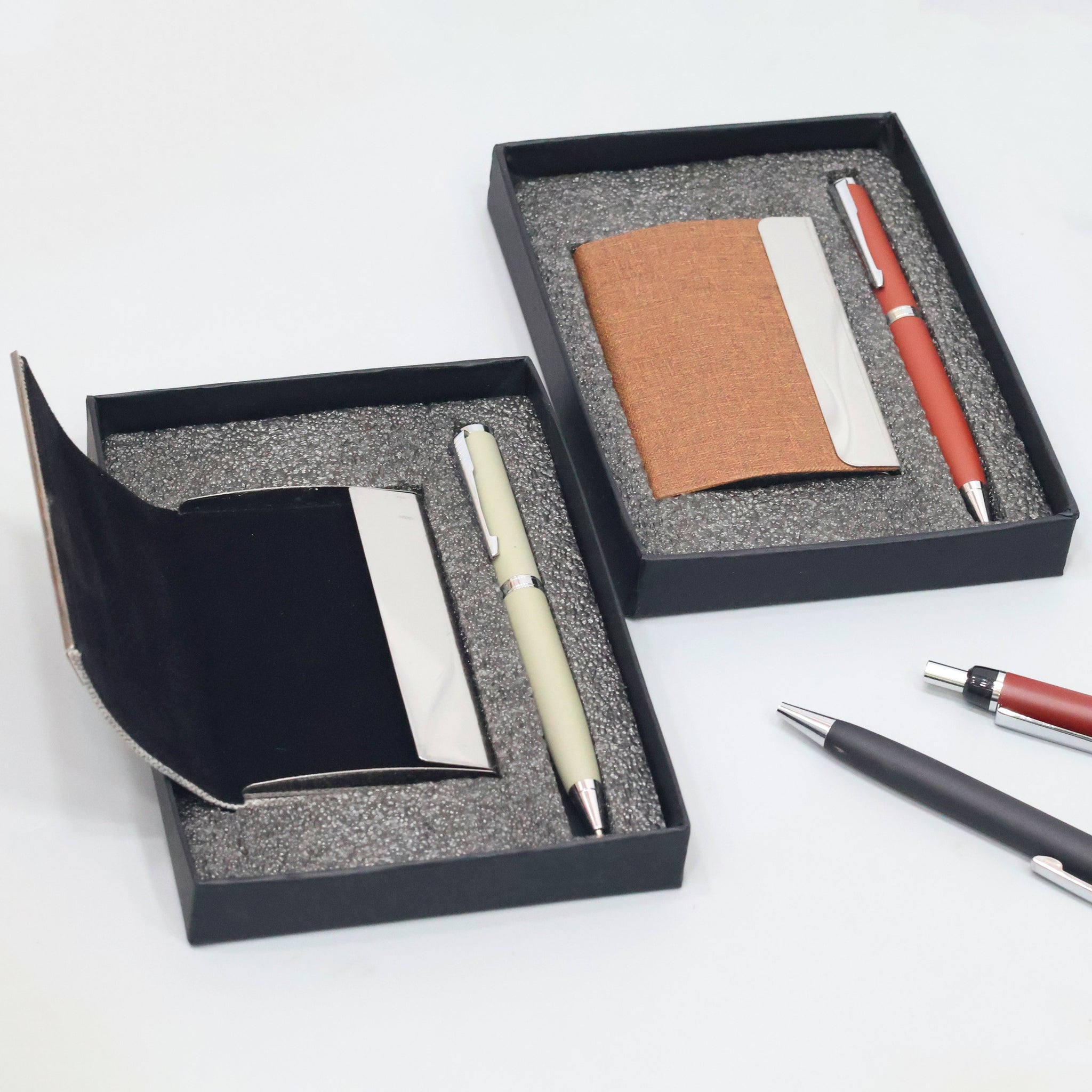 Customized Gift Set with Card Holder & Ball Pen