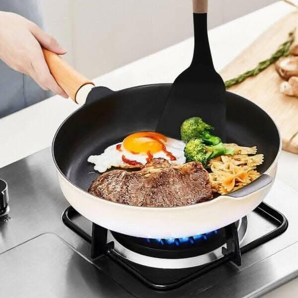 P-Plus International Silicone Spatula Turner with Wooden Handle (Heat Resistant & Flexible, Black)