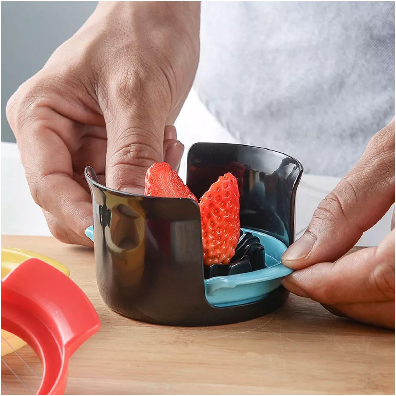 3-in-1 Multifunction Vegetable Slicer – Manual Grater, Shredder & Slicer for Kitchen Use