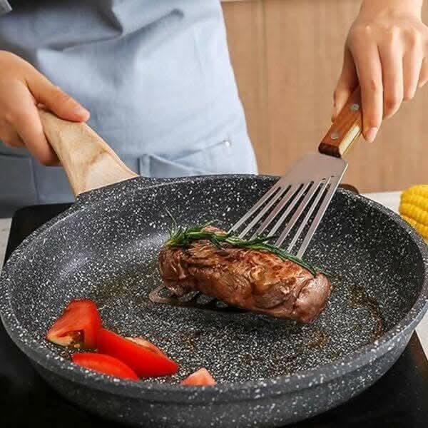 P-Plus International Stainless Steel Wide Thin Fish Spatula