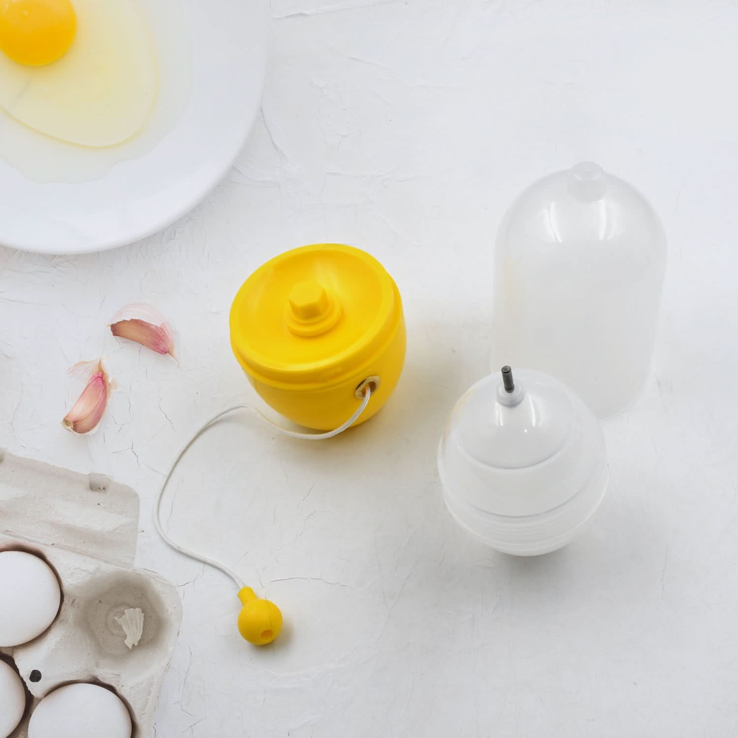 Shell-Free Egg Scrambler – Manual Yolk & White Mixer Tool