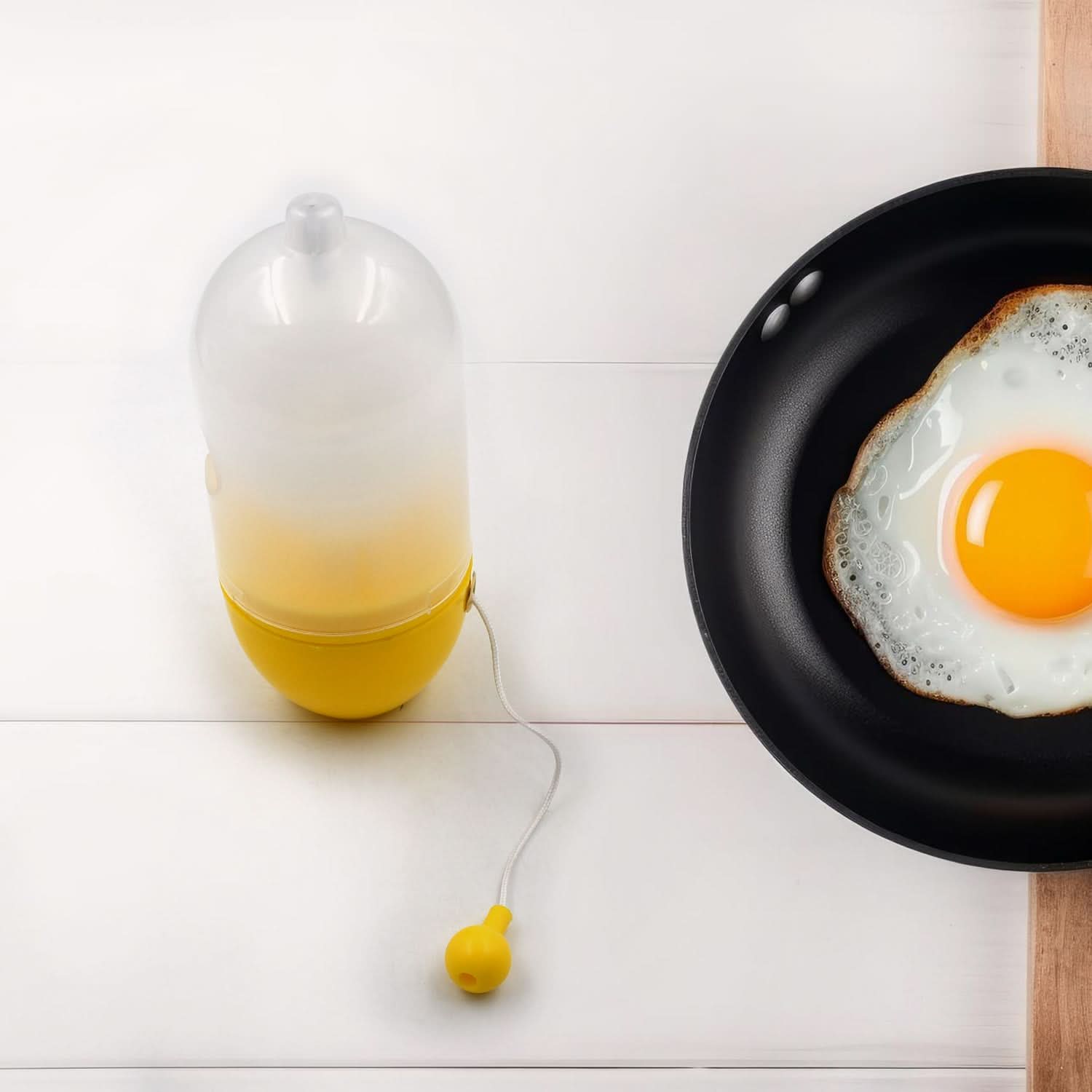 Shell-Free Egg Scrambler – Manual Yolk & White Mixer Tool