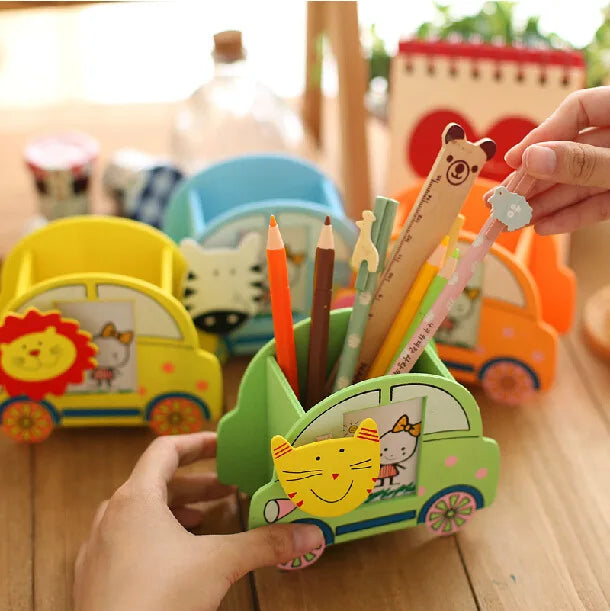 Wooden Cartoon Car Penstand with Photoframe