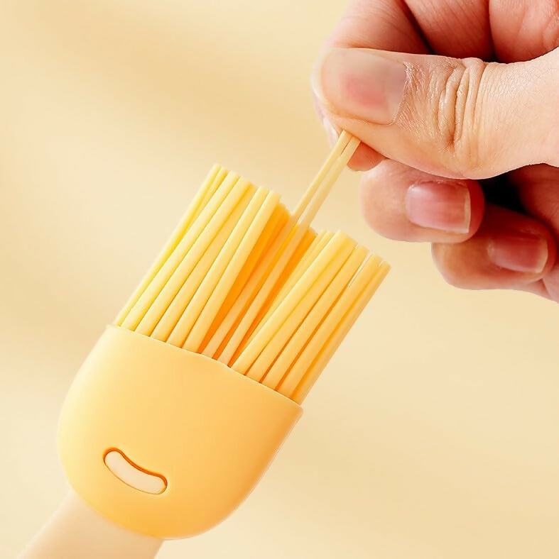 Oil Dispenser Bottle with Silicone Brush Transparent Plastic Jar for Cooking, Baking(200ml)